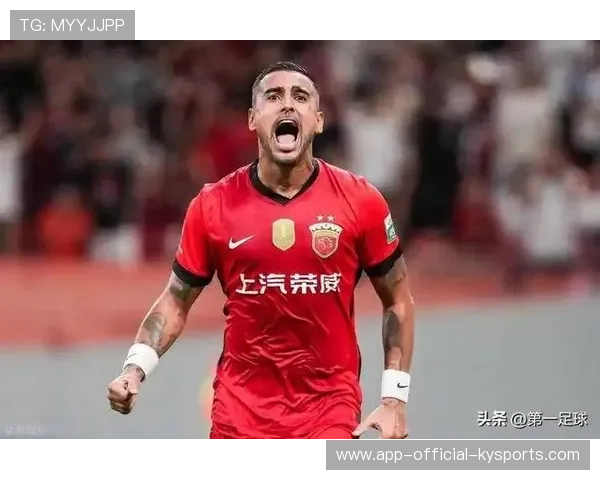 上海海港年轻球员崭露头角，上海海港足球俱乐部球员