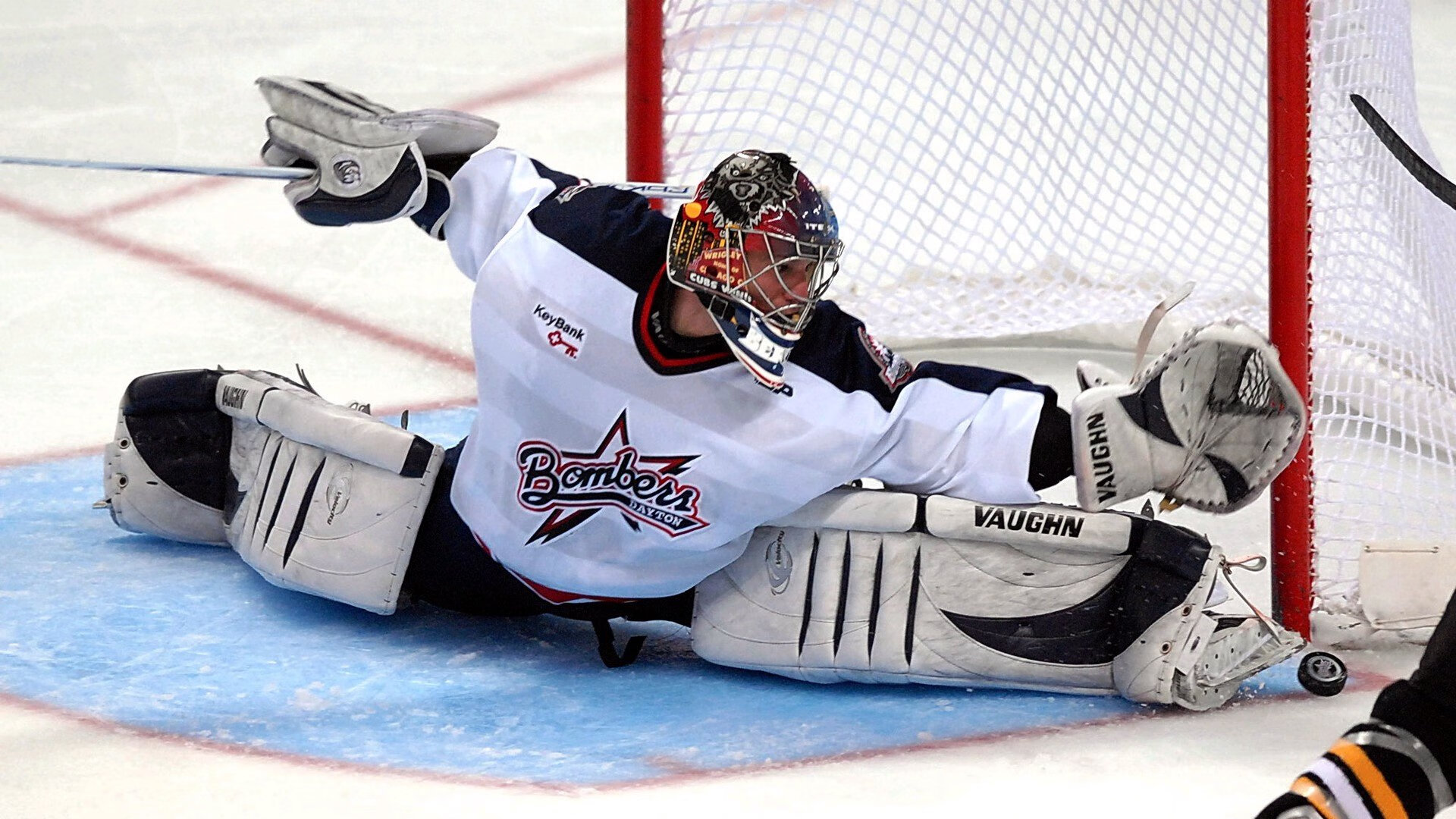 中国体操全锦赛男子全能新星脱颖而出，高质量完成成套获得冠军